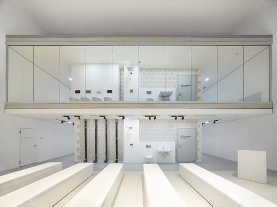 Der Akustik-Kubus sensibilisiert mit einem voll ausgestatteten Akustiklabor für das Thema Bau-Akustik.   (Bild:  Roland Halbe)