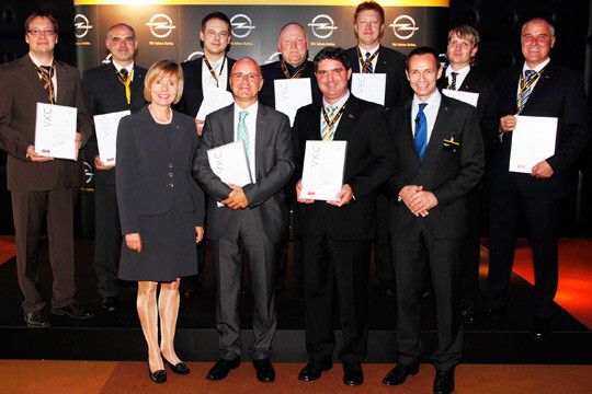 Die Sieger der Vertriebsregion Ost. (Foto: Opel)