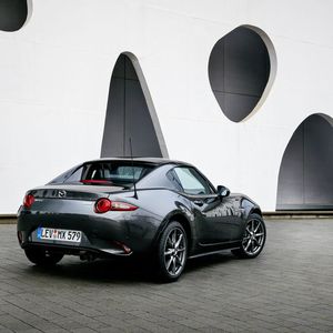 (Mazda)