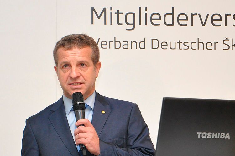 Verbandspräsident Thomas Peckruhn mahnte in Richtung des Importeurs Maßnahmen im Abgas-Skandal an, sieht Skoda zugleich allerdings als stark genug an, um die Folgen zu überwinden. (Foto: Grimm)