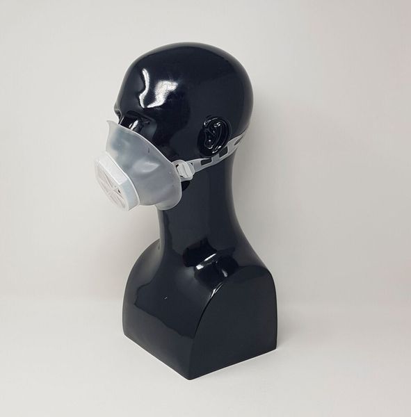 Darüber hinaus investiert das niedersächsische Unternehmen in die Entwicklung und Produktion von Mundnasenmasken mithilfe des eigenen Maschinenparks, um die erhöhte Nachfrage in Deutschland zu bedienen. (Syntech Plastics)