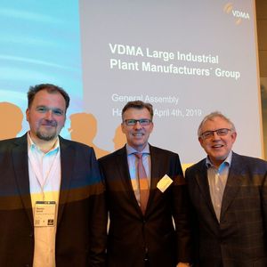 Zu seinen Stellvertretern von Jürgen Nowicki wurden Helmut Knauthe, Head of Technology, Innovation & Sustainability bei Thyssen Krupp Industrial Solutions sowie Dr. Hannes Storch, Mitglied der Geschäftsleitung Outotec, gewählt.