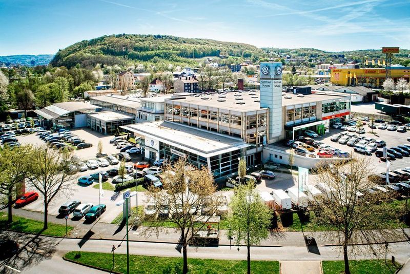 Trotz aller Turbulenzen, die der Automobilmarkt derzeit bietet, investiert die Unternehmensgruppe Gottfried Schultz in weitere Betriebe, wie hier in Hagen. Nicholas J. Dunning sieht die Gruppe gut gerüstet für zukünftige Entwicklungen.  (Gottfried Schultz)