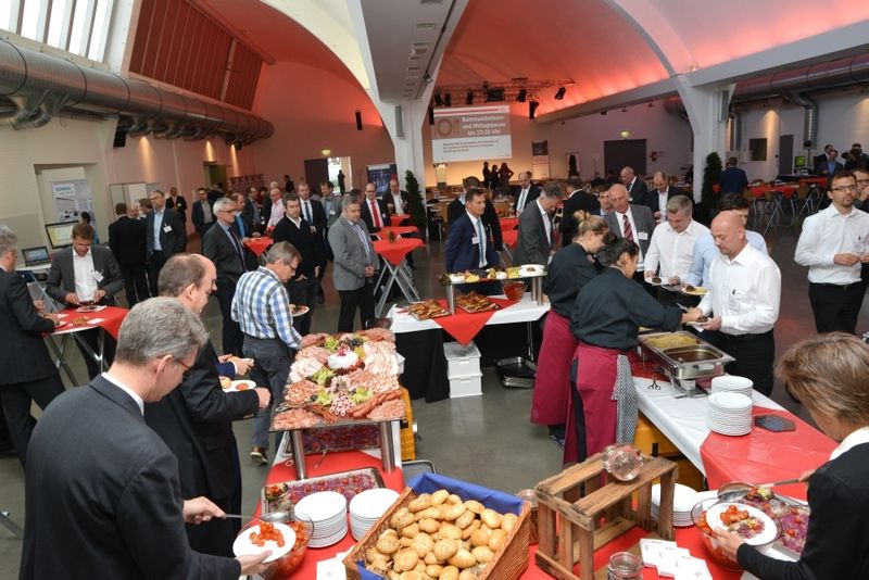 Impressionen des diesjährigen Digital Plant Kongress aus Würzburg. Fach- und Führungskräfte aus den Bereichen Prozessindustrie, Anlagenbau, Anlagenplanung und Anlagenkonstruktion diskutierten spannende Fragen rund um die Digitale Anlage. (Bild: Untch)