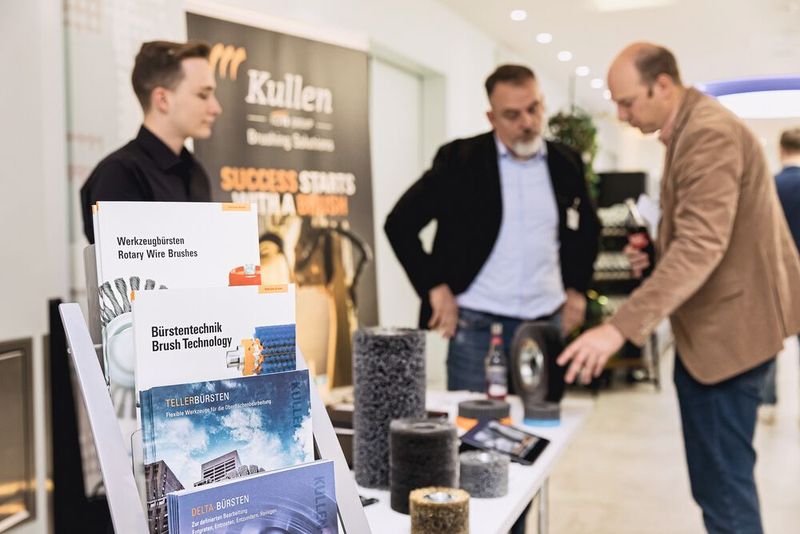 In den Pausen ging es in die Ausstellung.  (Bild: Stefan Bausewein)