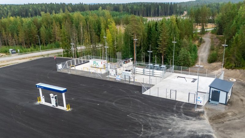 The hydrogen filling station in Jyväskylä. The electrolyzer is installed in the fenced area at the top right.(Image: Cefmof Hydrogen)