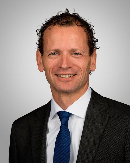 Marco ten Bruggencate, Präsident von Plastics Europe und Dow EMEAI, sagt: „Europa schlittert in eine wachsende Abhängigkeit von importierten Kunststoffen, die nicht immer den EU-Standards entsprechen, während europäische Produktionsstätten bereits geschlossen werden.“ (Bild:  Dow Chemical Company)