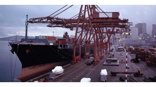 Ein Ausfall oder die Manipulation eines IT- oder Kommunikationsnetzes an Bord eines Schiffs kann fatale Folgen haben. Von teuren Verzögerungen, Manipulationen der Bordsysteme oder der Cargo Software, bis hin zu Gefahren für Schiff und Crew. (Bild: Archiv)