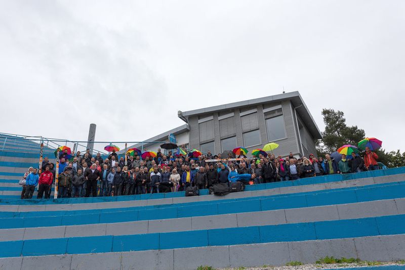 Natürlich musste auch ein Erinnerungsfoto mit der ganzen Gruppe geschossen werden. (Komsa)