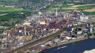 Im Chempark Krefeld-Uerdingen (Luftbild) soll ein neues Steinkohlekraftwerk entstehen.  (Bild: Currenta)