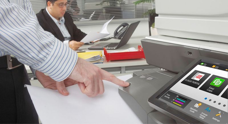 In den neuen A3-MFPs hat Sharp einen manuellen Hefter eingebaut. (Bild: Sharp)