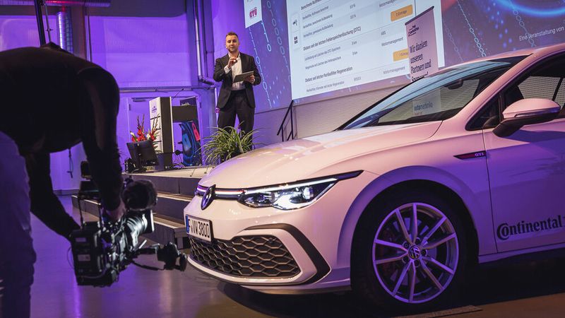 Live und in Farbe: Das digitale Serviceannahmekonzept Sindri aus dem Hause Continental in Aktion. (Bild: Stefan Bausewein)