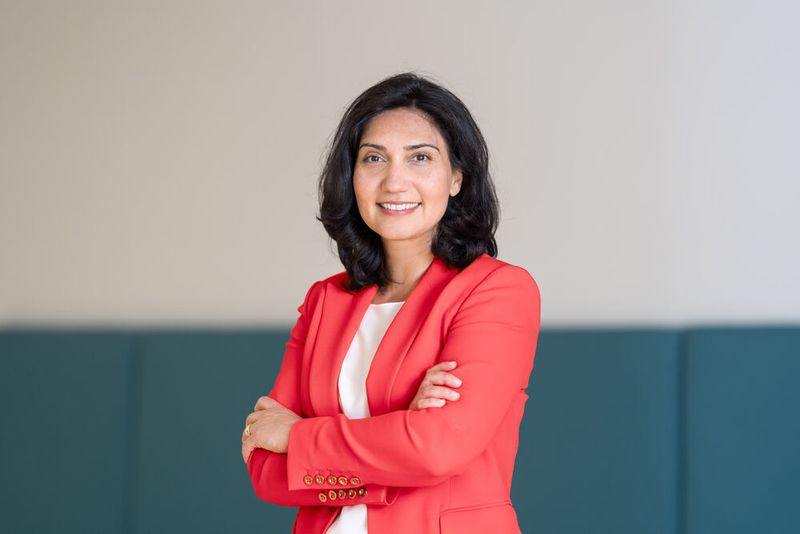Filiz Albrecht tritt mit Wirkung zum 1. Januar 2021 in die Geschäftsführung von Robert Bosch ein und übernimmt dort den Posten der Arbeitsdirektorin. Sie folgt auf Christoph Kübel, der zum 30. Dezember 2020 in den Ruhestand wechselt. 

Albrecht leitet derzeit die Zentralabteilung Human Resources bei Bosch und ist zuständig für Leitende Mitarbeiter, Talentmanagement sowie Organisationsentwicklung. Sie startete ihre Laufbahn in der Automobilzulieferindustrie und war vor ihrem Eintritt in die Bosch-Gruppe im Oktober 2017 unter anderem bei Mann+Hummel tätig, zuletzt als Geschäftsführerin und Arbeitsdirektorin.  (Bosch)