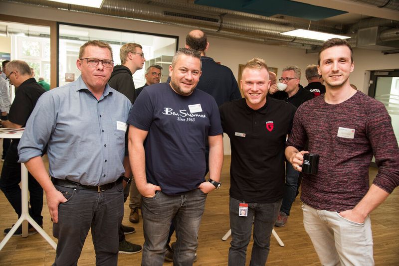 v.l. Mike Symanek (GiT Systems), Tino Bliewert (GiT Systems), Felix Schöpper (G DATA), Maurice Henke (GiT Systems). (Alexandra Roth / fotoagentur-roth)
