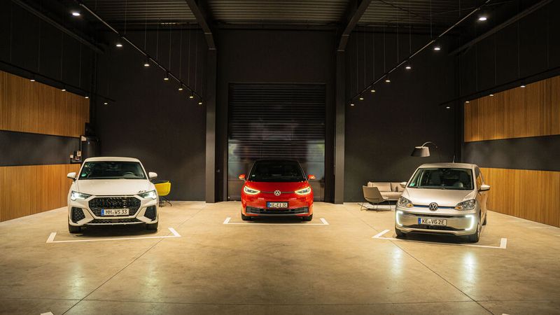 15 bis 20 Fahrzeug pro Tag stellt die Seitz-Gruppe Kunden künftig über ihr neues Auslieferungszentrum bereit. (Bild: Walter Seitz GmbH + Co. KG)