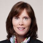 Titel, Name: Ute Wolf  Geburtsjahr,-ort: 1968 in Friedrichroda  Funktion: Finanzvorstand  Firma: Evonik Industries AG  Ausbildung: 1986-1991: Studium der Mathematik an der Universität Jena und Abschluss als Diplom-Mathematikerin 1991-1993: Trainee bei der Deutsche Bank AG in Frankfurt  Berufliche Laufbahn: 1993-1995 Aktienanalystin bei der Deutschen Bank AG in Frankfurt 1995-2000 Teamleiterin Risikomanagement und Finanzplanung bei Deutsche Telekom AG in Bonn 2000-2005 Abteilungsleiterin Finanzmanagement der Metro AG in Düsseldorf und Geschäftsführerin Metro Finance BV in Venlo/Niederlande 2006 Leiterin des Zentralbereiches Finanzen bei der RAG AG in Essen 2007-2013 Leiterin des Zentralbereiches Finanzen bei Evonik Industries AG in Essen Seit 2013 Finanzvorstand der Evonik Industries AG in Essen (Bild: Evonik)