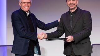 Wollen gemeinsam in die automobile Zukunft: PSA-Chef Carlos Tavares (li.) und sein FCA-Pendant Michael Manley.  (Bild: Fiat Chrysler)