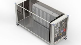 Dieser Container für einen italienischen Verpackungshersteller beinhaltet ein Komplettsystem bestehend aus MSC-Umrichter, Ultrakondensatorspeicher und Kühlsystem. (Bild: Freqcon)