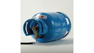 Das komfortable Anschlusssystem von Rheingas gibt es jetzt auch für die 11-kg-Flasche an Treibgasstaplern. (Bild: Rheingas)