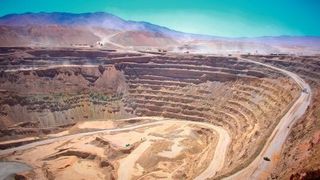 Bei den primären Metallrohstoffen ist Deutschland beinahme vollständig vom Import abhängig. Versorgungssicherheit und Verfügbarkeit sind daher zentrale Themen für Wirtschaft und Politik hierzulande. (Bild: Carol Meneses - Fotolia.com)