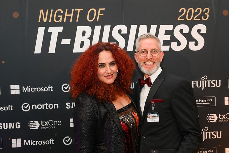 Besa (IT-BUSINESS) mit Thomas Muchalla (NFON) (Bild: Hannes Magerstädt)