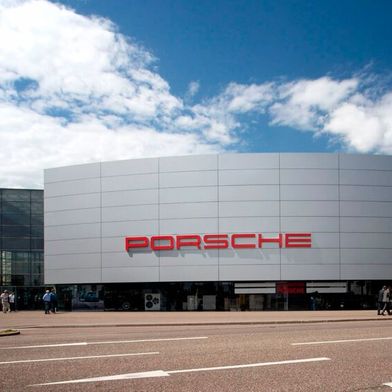 Bye bye Bugatti, hello Bimbes! Im Frühjahr gab Porsche bekannt, das Engagement an Bugatti und Bauer Rimac zu beenden. Die Trennung ist jetzt vollzogen und Porsche kann sich über einen saftigen Kapitalzufluss freuen ... (Bild: Porsche)