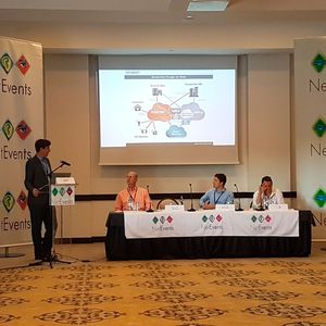 Round Table: The Best New Models for Wide-Area-Networking and Service Provisioning mit Scott Raynovich, Principal Analyst bei Futuriom, Philip Griffiths, Head of EMEA Partnerships bei NetFoundry, Atchison Frazer, Worldwide Head of Marketing bei Versa Networks, und
Rik Turner, Principal Analyst bei Ovum.