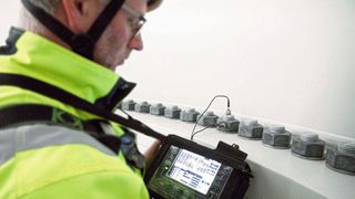 Das Bolt-Check-System misst die Spannung von installierten Bolzen und bietet eine kostengünstige Lösung, um die tatsächliche Spannkraft in Bolzen zu bestimmen. (R&D)