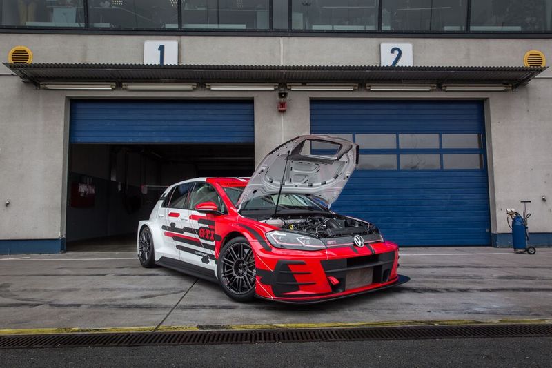 Die Leistungsdaten des VW Golf GTI TCR: 350 PS und 420 Newtonmeter. (Bild: VW Motorsport)