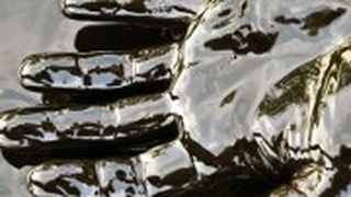 Einst lästiger Abfall, ist Altöl mittlerweile ein gesuchter Rohstoff – so gesucht, dass Deutschland ihn sogar importiert. (Foto: Stanisa Martinovic - Fotoloia.com)