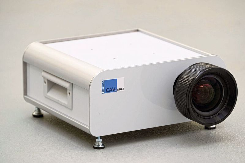 Das zum Patent angemeldete Lidar-Testsystem generiert künstliche Lidar-Objekte und präsentiert diese gemeinsam mit Kamera und Radar einem Fahrzeug.