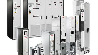 Die flexible Programmierung und Konnektivität mit allen Motoren und Steuerungen machen den ACS880 zu einer Lösung für verschiedene Anwendungen - von Regalbediengeräten, Metallpressen, Sortier- und Verpackungslinien, Drehtischen bis hin zu Schneidsystemen. (ABB)