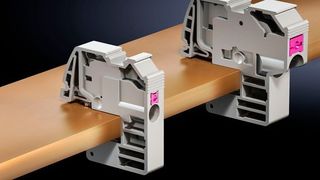 Rittal hat eine neue Generation an Leiteranschlussklemmen mit Push-in-Technik entwickelt, die ein schnelleres Arbeiten ermöglicht und langfristig wartungsfrei ist. (Rittal)