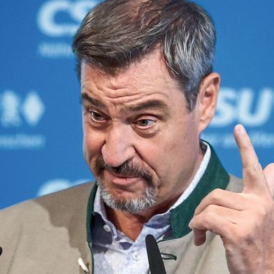 Markus Söder in der Pressekonferenz nach Sitzung des CSU-Vorstands am Montag: „Deal statt Fight“. (Bild: picture alliance/dpa/Revierfoto)