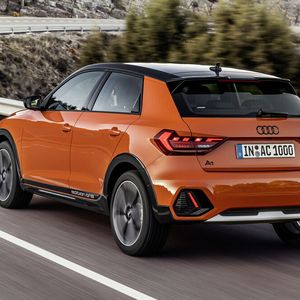 (Audi)