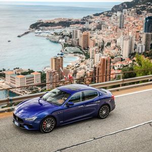Der Motor des Ghibli hat Ferrari-Gene.(Bild:  Maserati)
