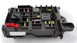 Relaisbox mit Gehäuse aus elektrisch isolierendem PA-Rezyklat (CTI-Wert von 600 V).  (Bild: Techno-Compound)
