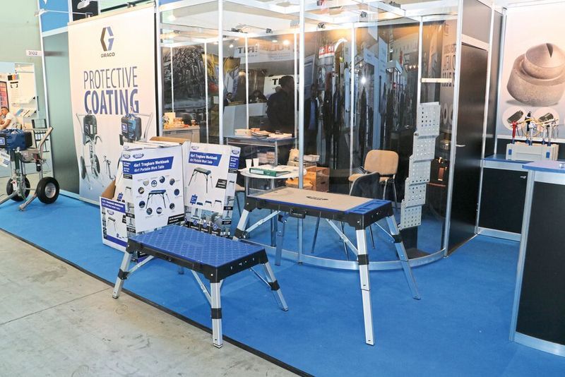 Preisgünstig und Ppaktisch: Die Gemini GmbH bot eine mobile Arbeitsfläche an, die als Rollbrett bis 150 kg,  als Trittbrett oder als Arbeitstisch genutzt werden kann.  (Klasing)