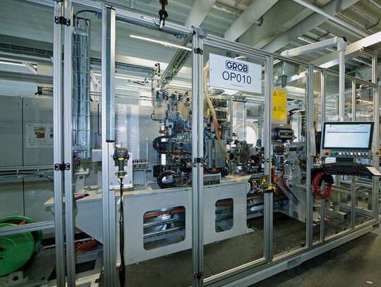 (Drahtbereitstellung: Vorbereitung und Bearbeitung des Drahtes in die finale Hairpin-Form. Bild: Grob)