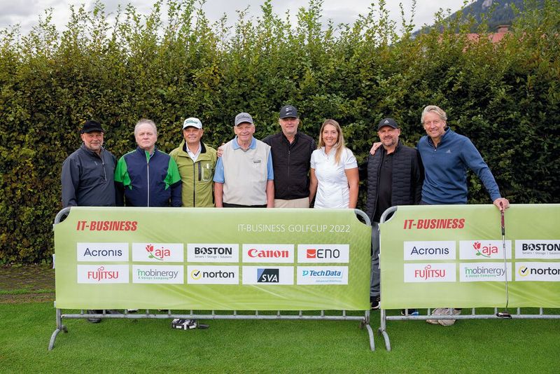 Gruppenbild mit Canon und deren Partnern, die alle hervorragende Golfer sind. (Bild: Vogel IT-Medien GmbH)