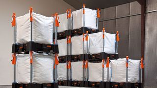 Stapelbare Palette Indus Neva (Bild: Bronvermelding: ©cojanvantoor.nl)