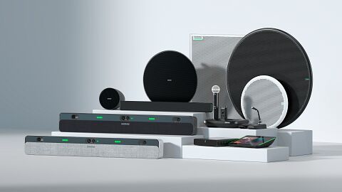 Die Videobar von Shure lässt sich laut Hersteller problemlos mit weiteren Shure-Mikrofonen oder Lautsprechern kombinieren. Steuern lassen sie sich über die ShureCloud. (Bild: Shure)