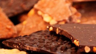 Im Prozess der Schokoladenformgebung führten Längung und Verunreinigung der Antriebsketten zu kostspieligen Produktionsausfällen. (pixabay.com/CC0)