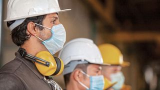 Obwohl Corona den  Maschinenbau kräftig gebeutelt hat, entspannt sich die Lage in der Branche. Zeit, die Weiterbildung der Mitarbeiter wieder in den Fokus zu nehmen! (©nikomsolftwaer - stock.adobe.com)