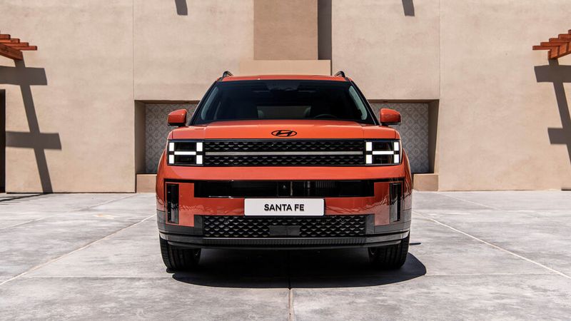 Aus der bulligen Front hat Hyundai den Weichspüler komplett herausgewaschen. (Bild: Hyundai)