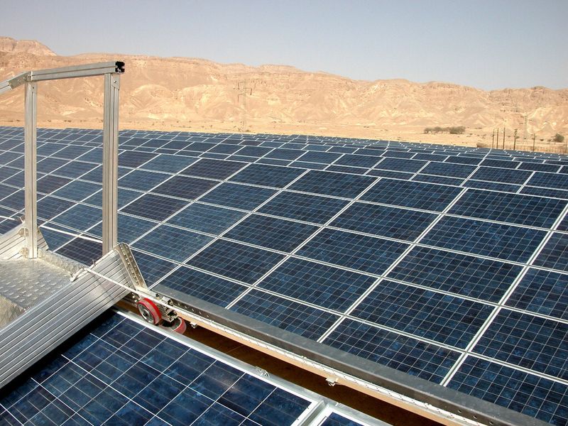 Um das Geschäft mit den erneuerbaren Energien zu verstärken, steigt Siemens Ende August 2009 mit 15 Mio. US-Dollar bei der Arava Power Company, dem israelischen Marktführer bei der Entwicklung von Photovoltaik-Anlagen, ein und erwirbt einen Anteil von 40 %. (Bild: Arava Power)