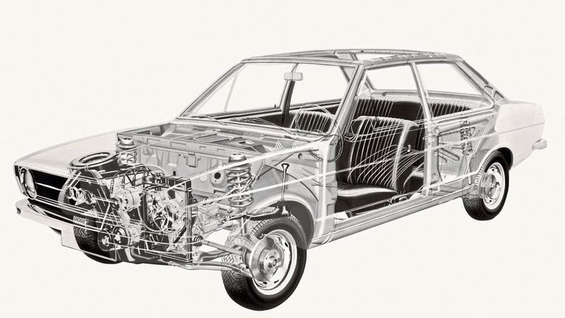 Der Audi 80 der ersten Generation war ein durchdachtes und fahrsicheres Auto. 1973 wird er zum „Auto des Jahres“ gekührt. (Bild: Audi )