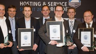 Die Preisträger mit Jury-Mitgliedern: Thomas King, Audriga, Berater Gerd Simon, Frank Dengler, Audriga, Werner Nieberle, IT-BUSINESS, Patrick Schoden, Host Europe, Daniel Hagemeier, webhosternews.com, und Daniel Strauß, InterNexum. (Bild: Vogel IT-Medien)