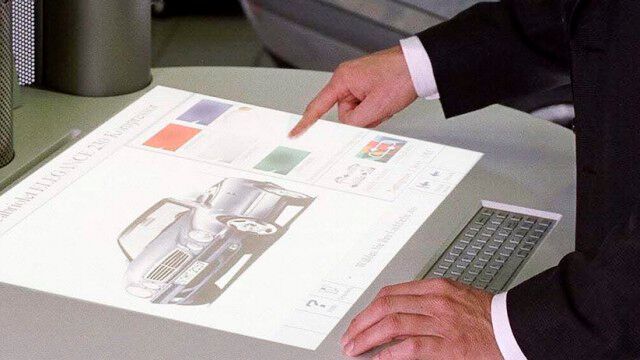 1996 - der Gestencomputer: Eine Erfindung, bei der man sich durchaus fragen kann, warum sich ihr Prinzip nach inzwischen bereits über 25 Jahren noch nicht im normalen Konsumentenmarkt etabliert hat, ist der Gestikcomputer SIVIT.  (Bild: Siemens)