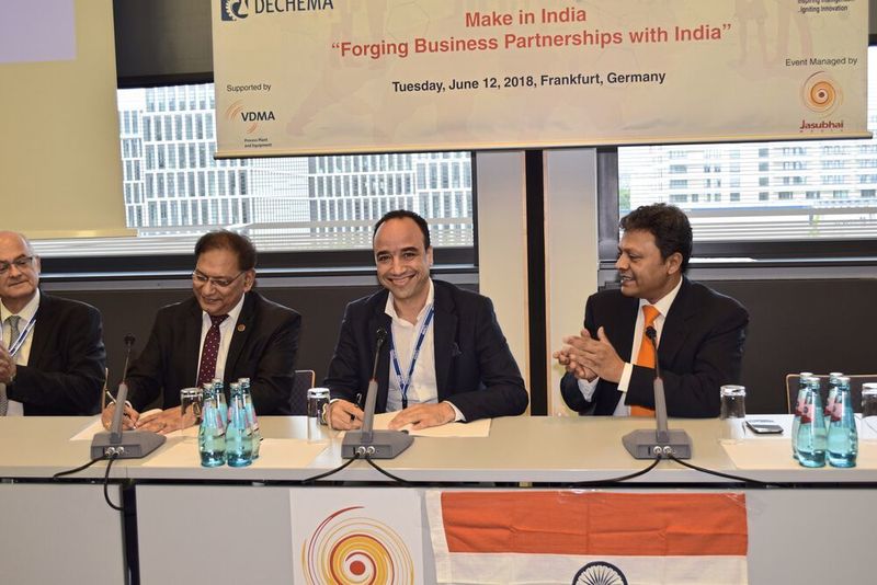 Signing the MOU: Rakesh Verma, Mohamed Takhim, Maulik Jasubhai (l–r)  (Butcher/CHEMICAL ENGINEERING)